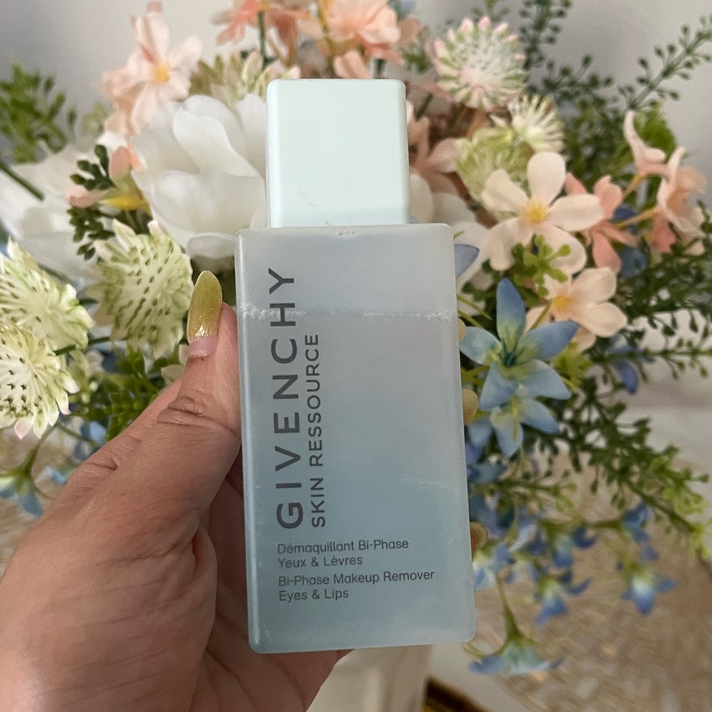 Givenchy Skin Ressource Makeup Remover - Picture 2 of 4